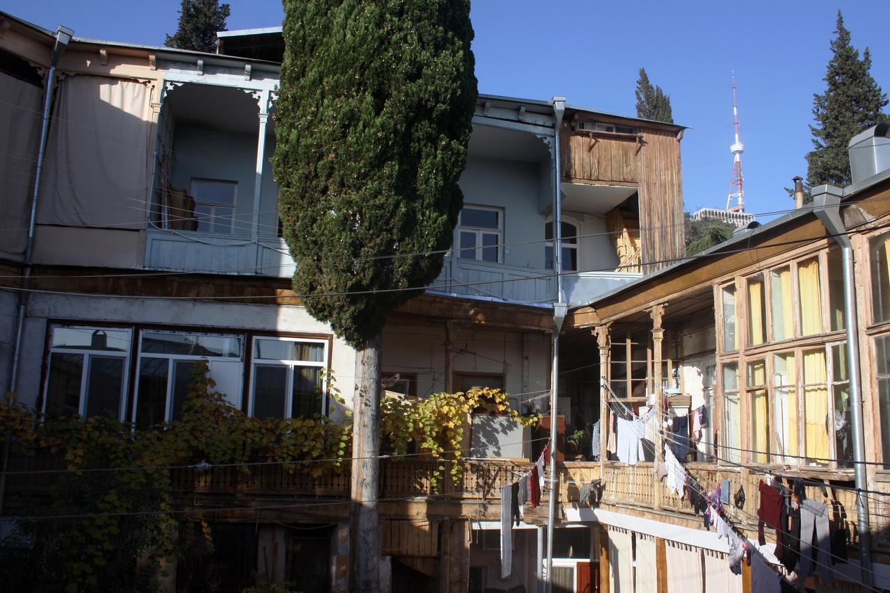 Guest House Lile Tbilisi Exterior photo