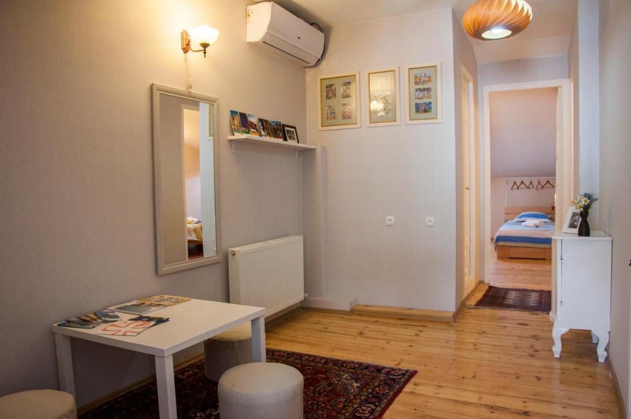 Guest House Lile Tbilisi Exterior photo